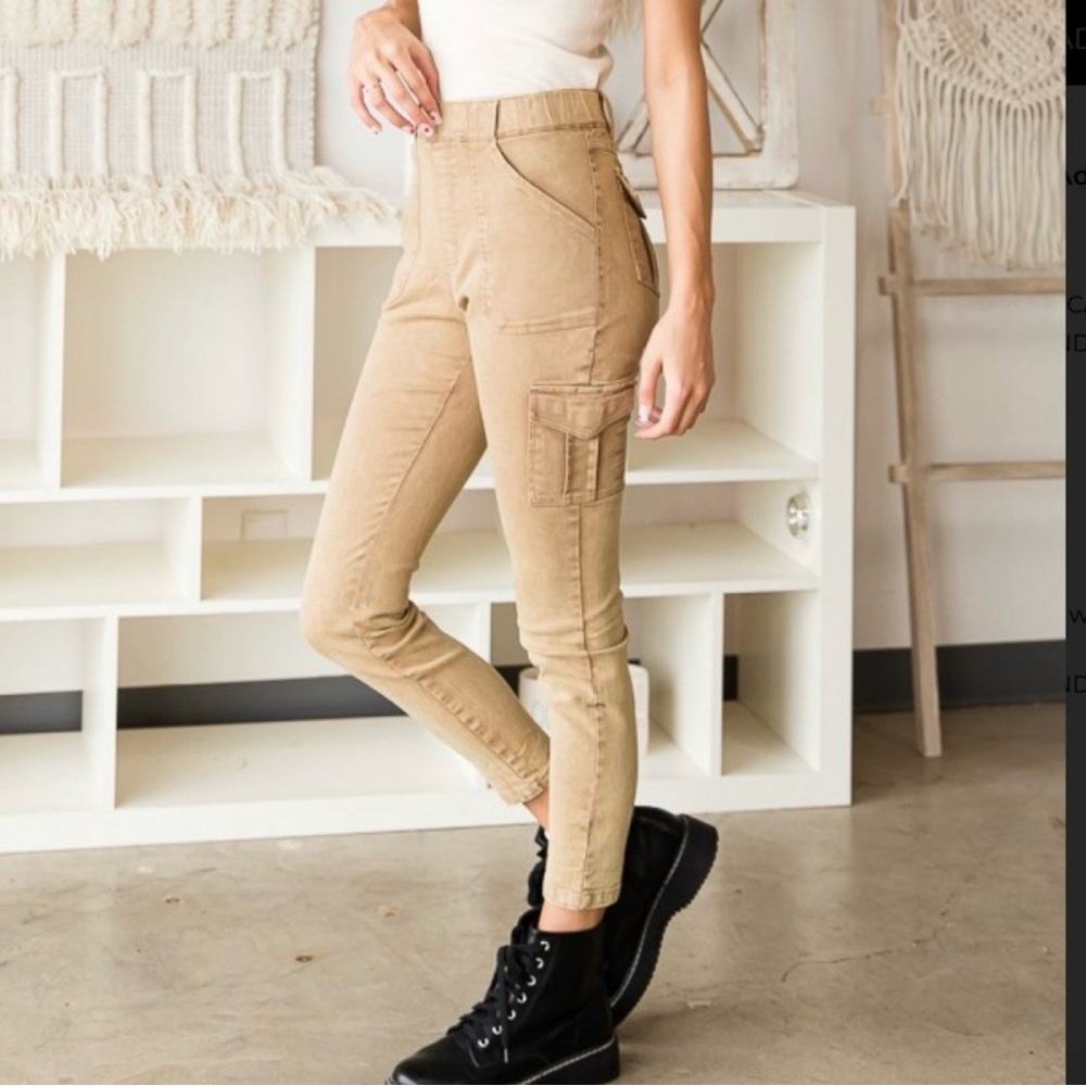 Oil & Hali Beige Cargo Skinny Pants for Women - Picture 3 of 7